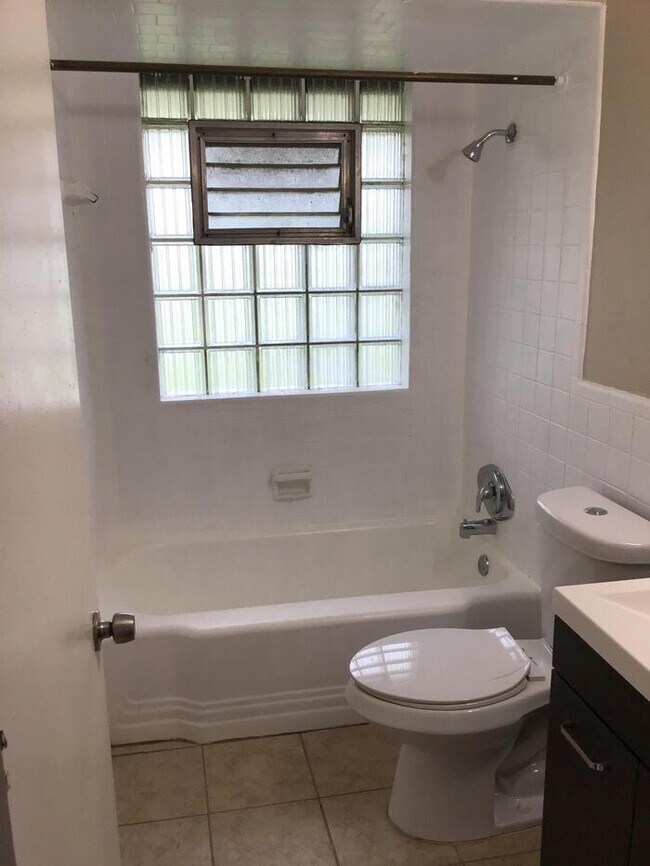 Building Photo - 1232 Duenke Dr