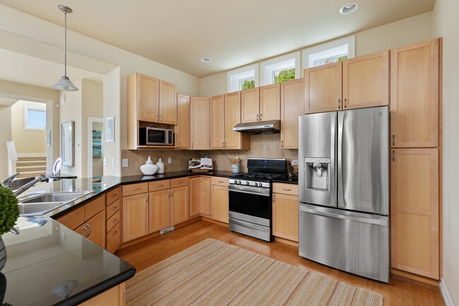 Building Photo - 351 Lind Ave NW