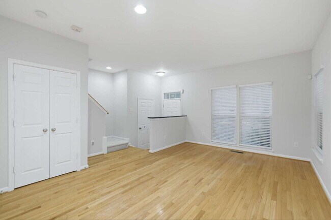 Building Photo - Elegant End-Unit Townhome with Exceptional Community Amenities