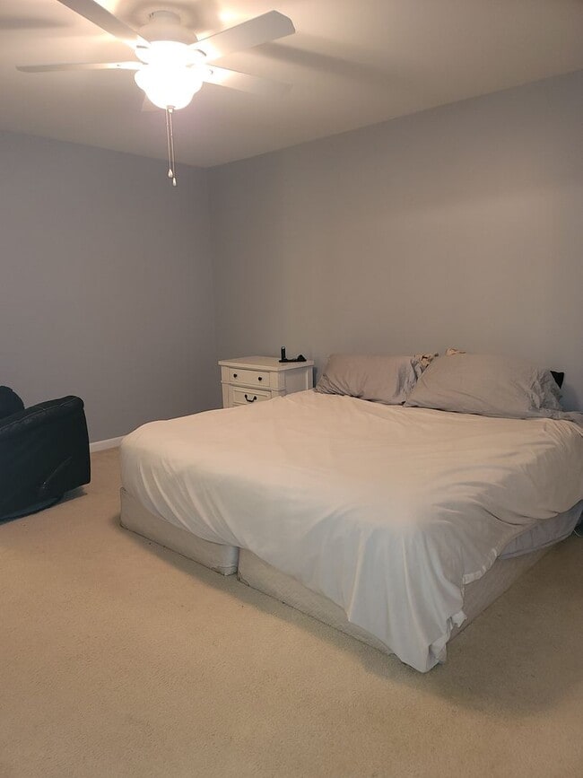 Building Photo - 3 bedroom 2 1/2 bath Townhouse in Bayberry