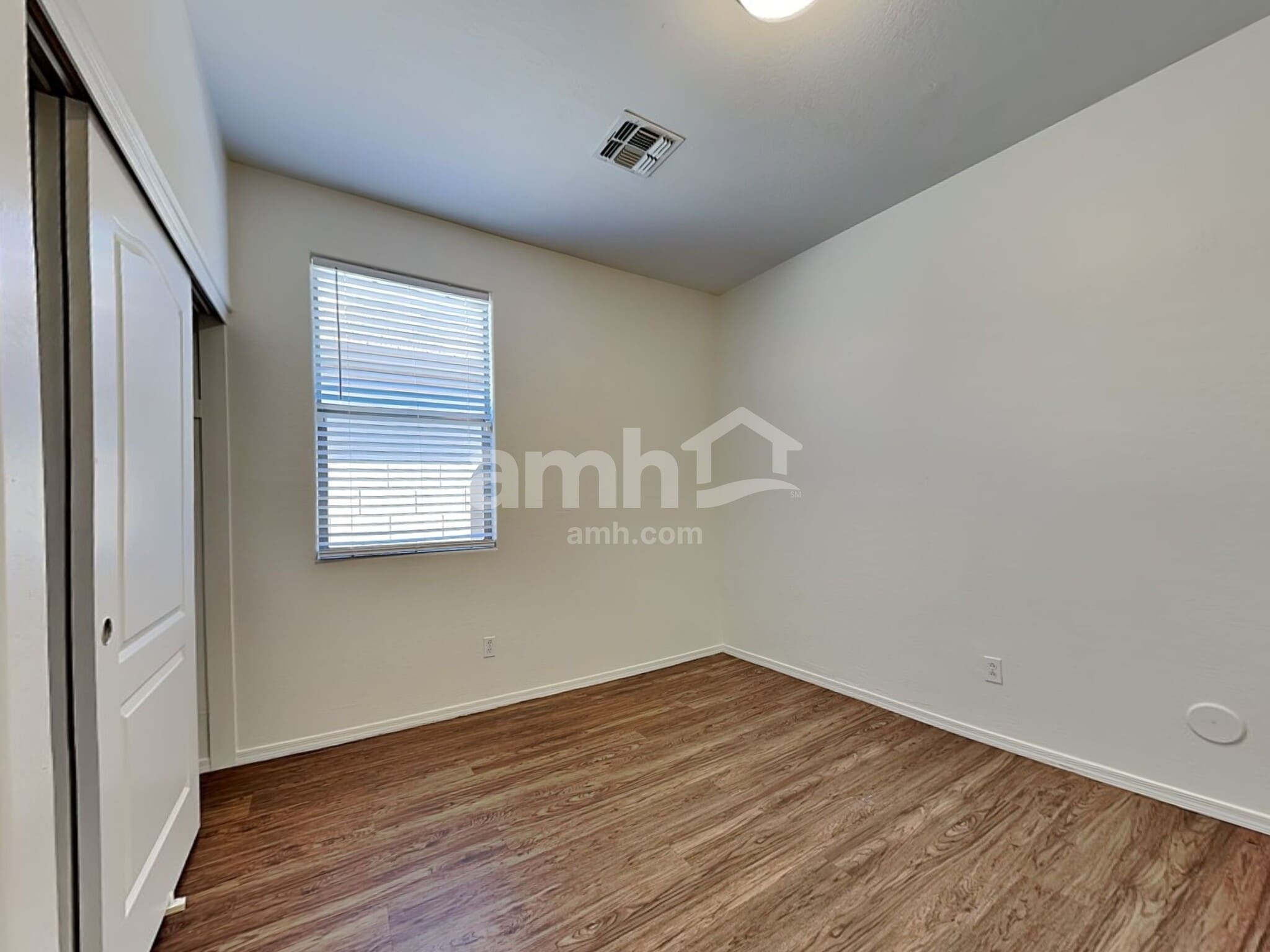 Building Photo - 12751 W Glenrosa Dr