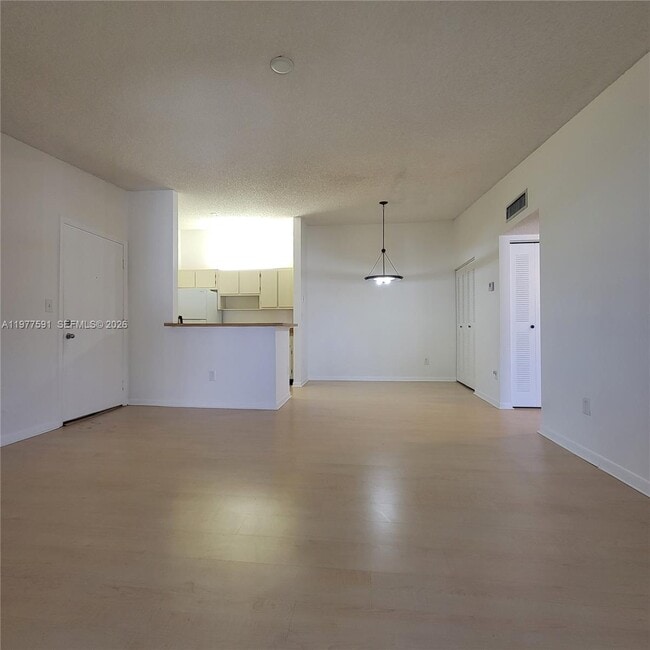 Building Photo - 9379 S Belfort Cir