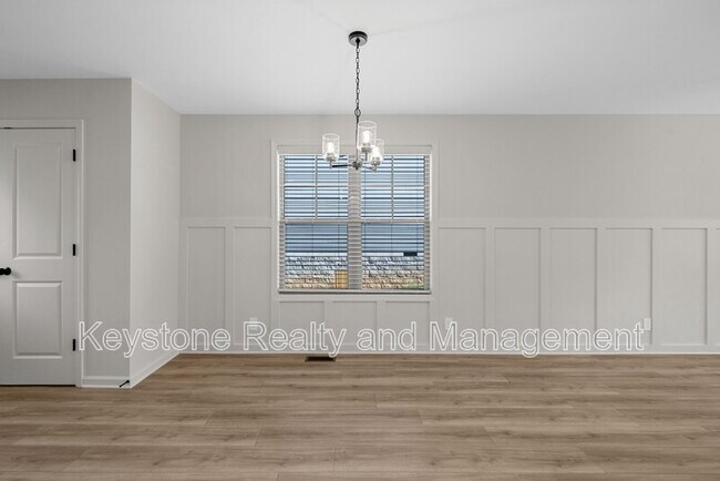 Building Photo - 174 Oak St