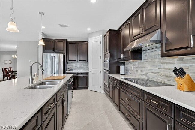 Building Photo - 11279 Thurston Chase