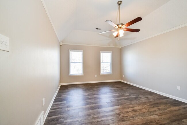 Building Photo - 8685 Rhonda Cir S