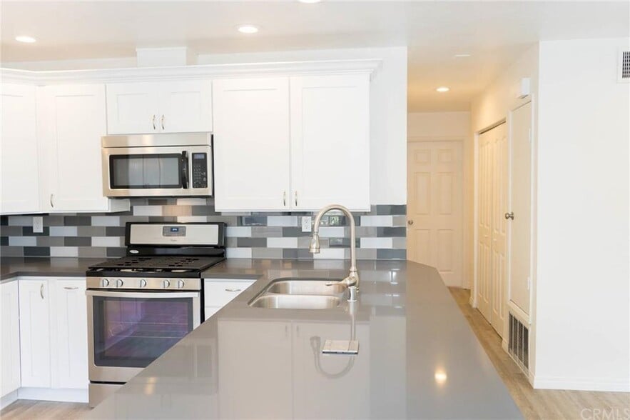 Building Photo - 13135 Sunnybrook Cir