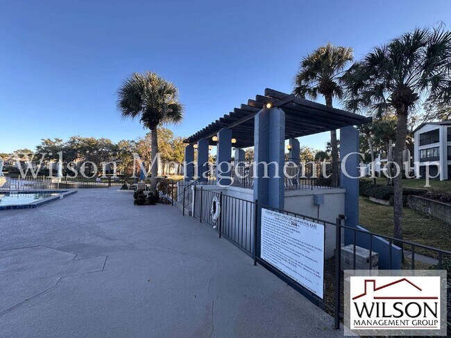 Building Photo - 17 Escondido Cir