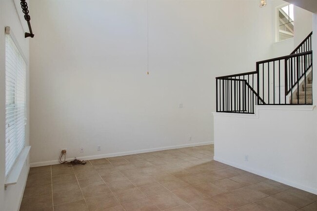 Building Photo - 1620 Bryant Dr