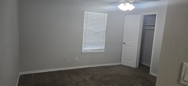 Building Photo - 15923 Boulder Oaks Dr