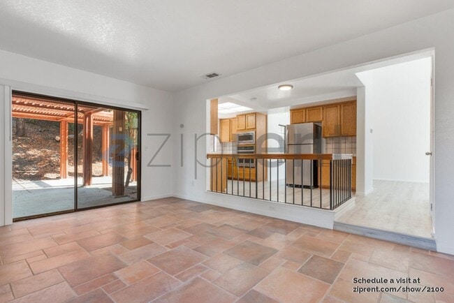 Building Photo - 5429 Cabrillo Sur
