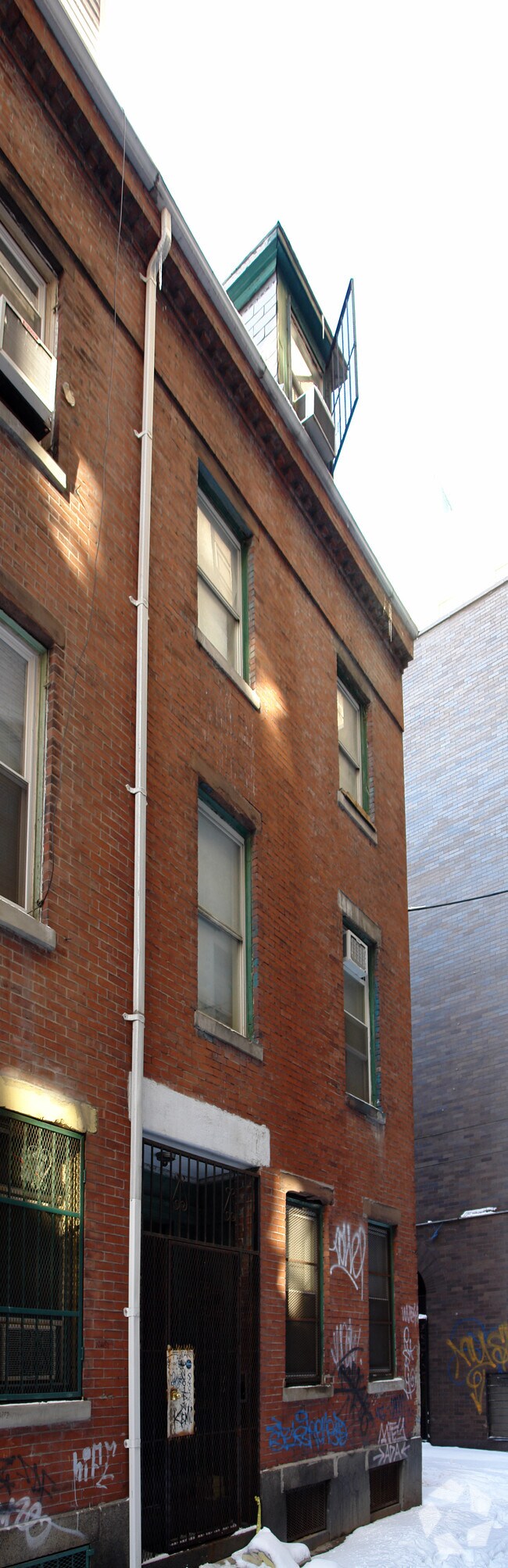 Primary Photo - 4 Oxford Pl