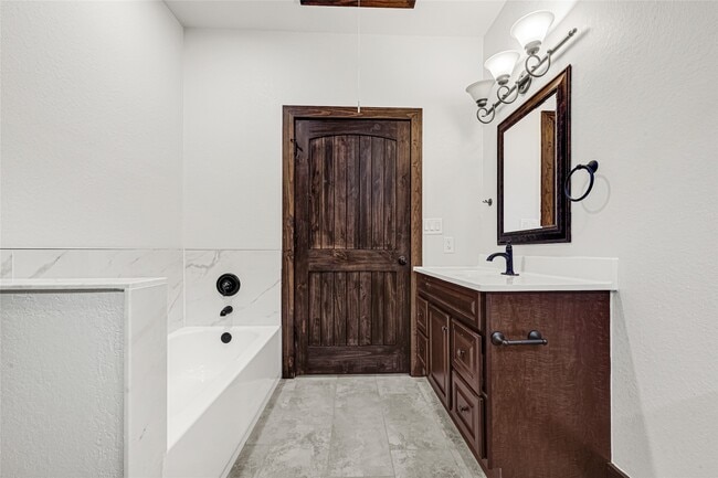 Building Photo - 29527 Turnbury Village Dr