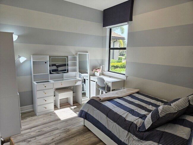 Building Photo - Stunning Model Home – 2 Bedrooms plus Den,...