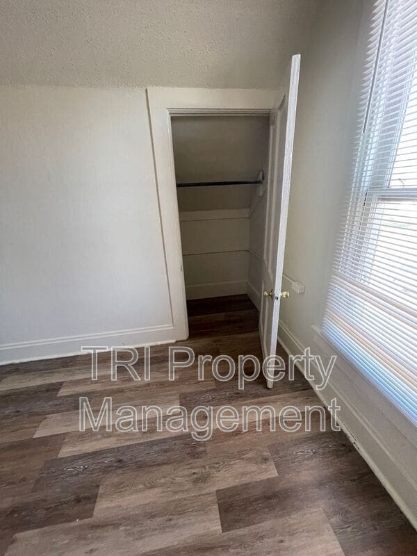 Building Photo - 228 13th St