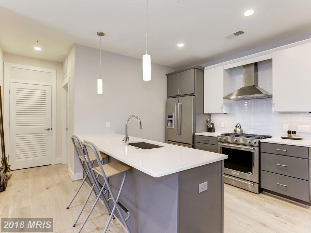 Building Photo - 3035 15th St NW