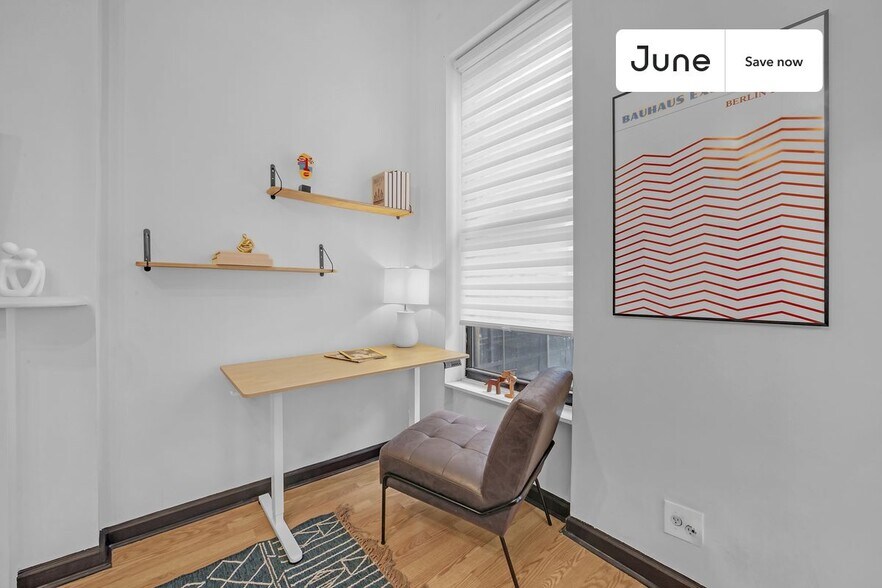 Building Photo - 336 W 46th St