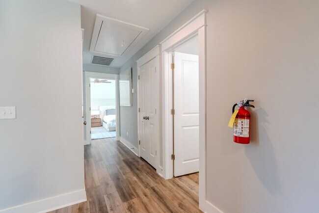 Building Photo - 52 Sandcastle Ct