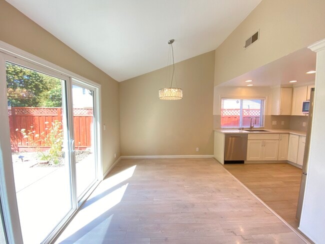 Building Photo - 3314 Inspiration Ct