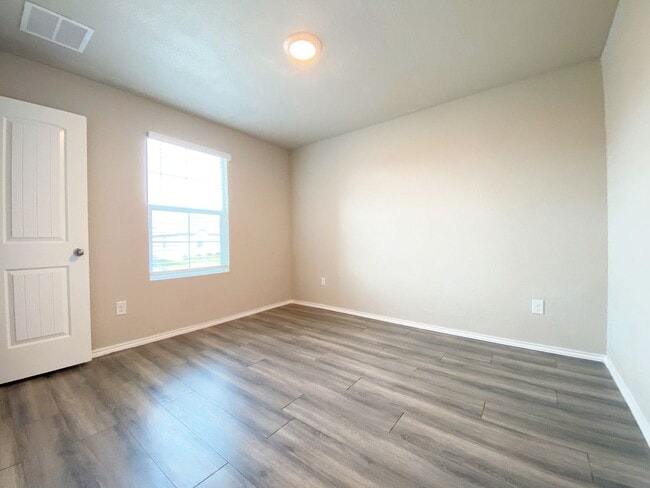Building Photo - 15016 Upland Willow Rd