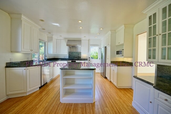 Building Photo - Quality Novato Home With Great Floorplan N...