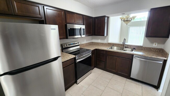 Building Photo - 1164 Lucaya Cir