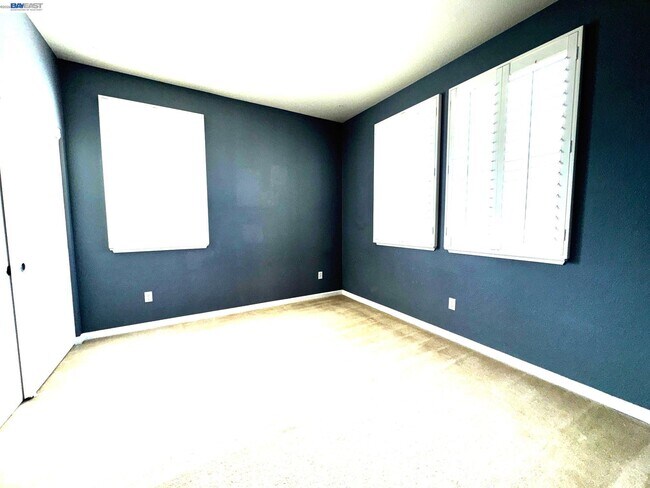 Building Photo - 1669 Marina Way