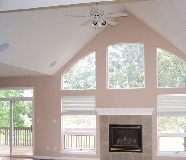 Building Photo - 2361 Craycroft Dr