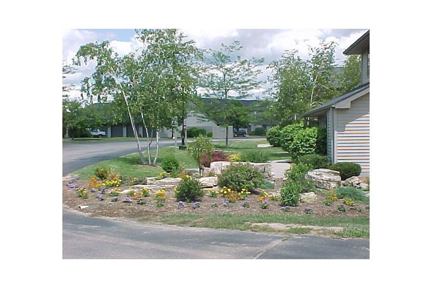 Building Photo - LITHOSTONE MEADOWS