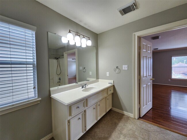 Building Photo - 1730 Redwing Ridge Dr