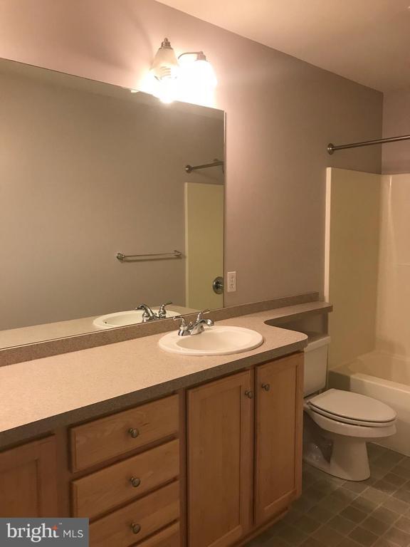 Building Photo - 2060 Deer Run Dr