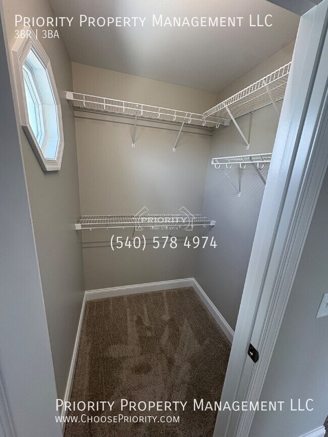 Building Photo - 751 Zephyr Dr