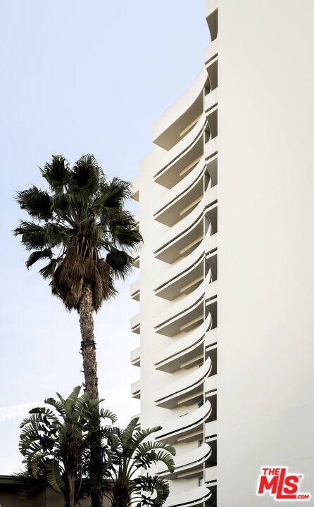 Building Photo - 7250 Franklin Ave