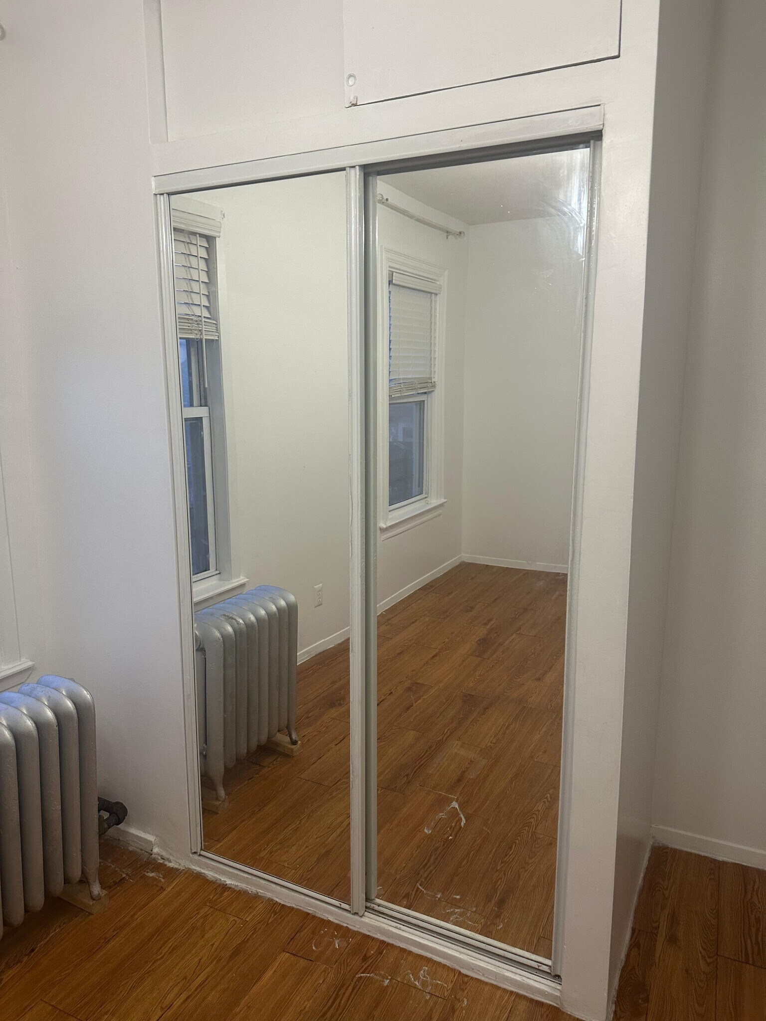 3rd BR - 157 E 40th St