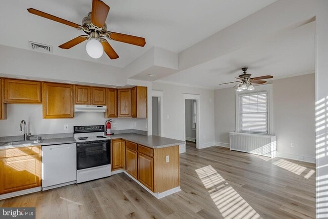 Building Photo - 1210 W Darby Rd