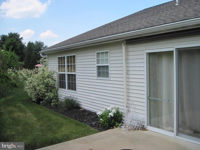 Building Photo - 7014 Seneca Ridge Dr