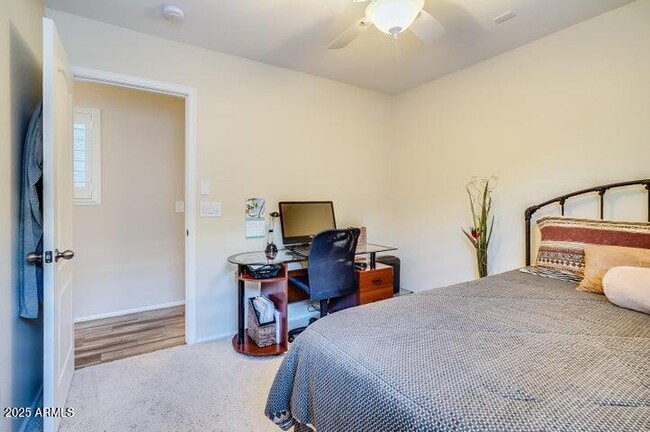 Building Photo - 2938 E Quiet Hollow Ln
