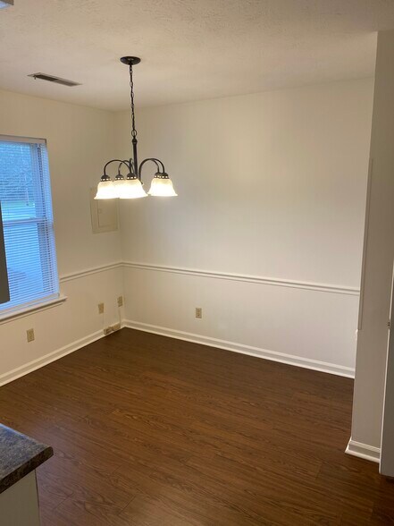 Building Photo - 516 Deer Lick Pl