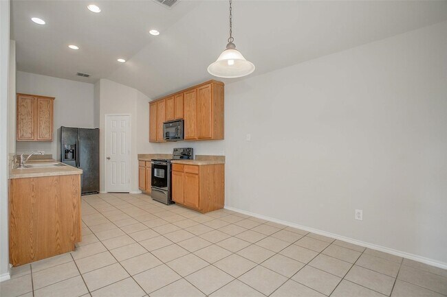 Building Photo - 6000 Stirrup Iron Dr