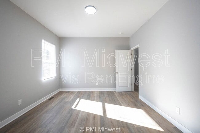 Building Photo - 1817 Montcalm St