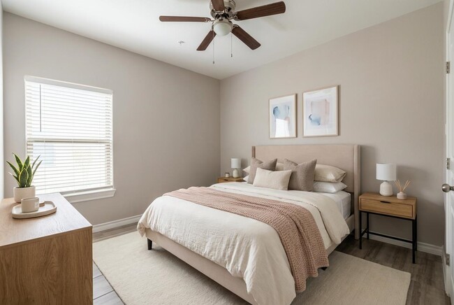 Building Photo - 5601 Cuenca Dr