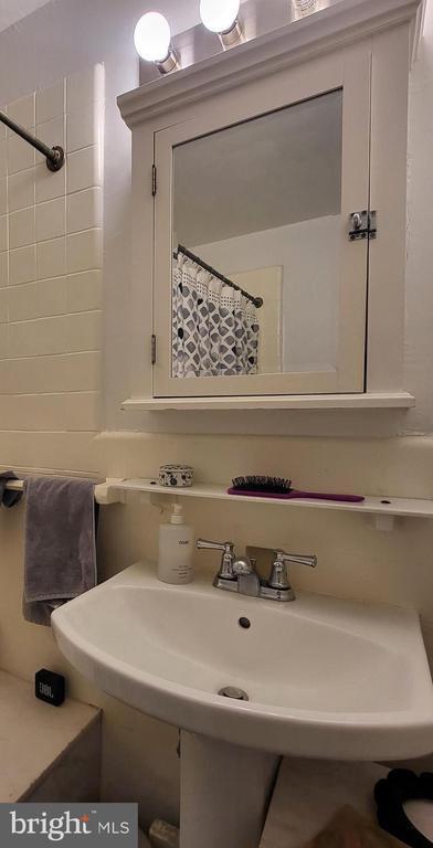 Building Photo - 2031 Locust St