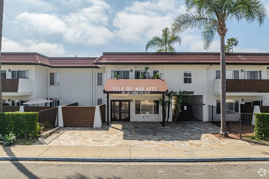 Leasing Entrance - Villa Del Mar Apartments (new)