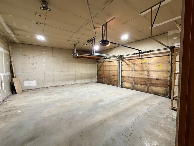 Building Photo - 2585 Stellar Way