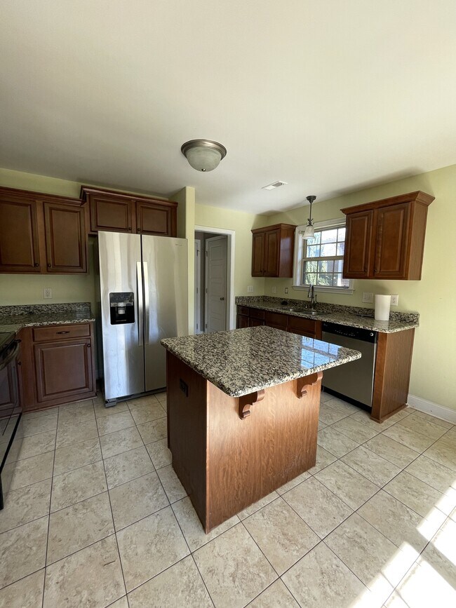 Building Photo - 106 Summerset Ln