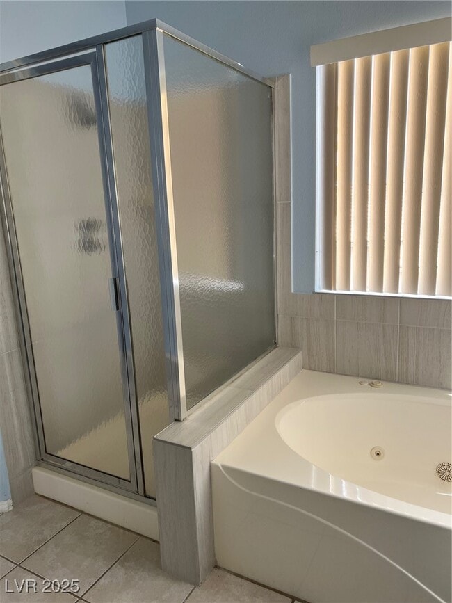 Building Photo - 212 Silver Castle St