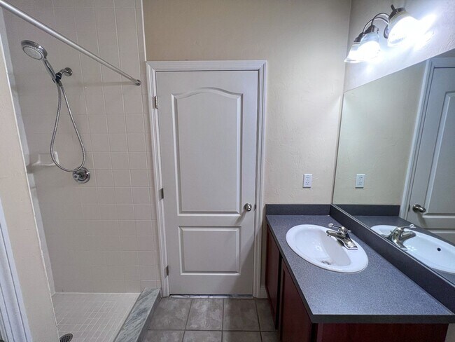 Building Photo - 2972 SW 35th Pl