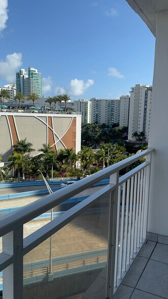 Building Photo - 1801 S Ocean Dr