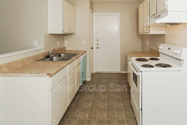 Building Photo - 5455 Port Townsend Dr