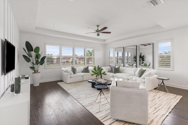 Building Photo - 17511 Cadena Dr