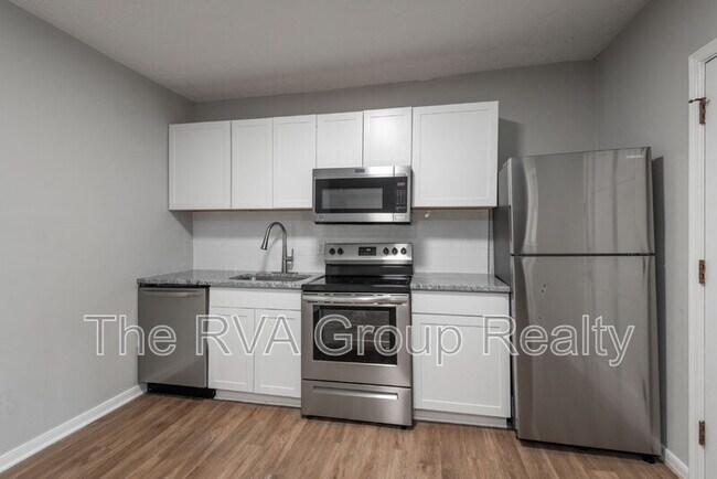 Building Photo - 3807 Woodlawn St
